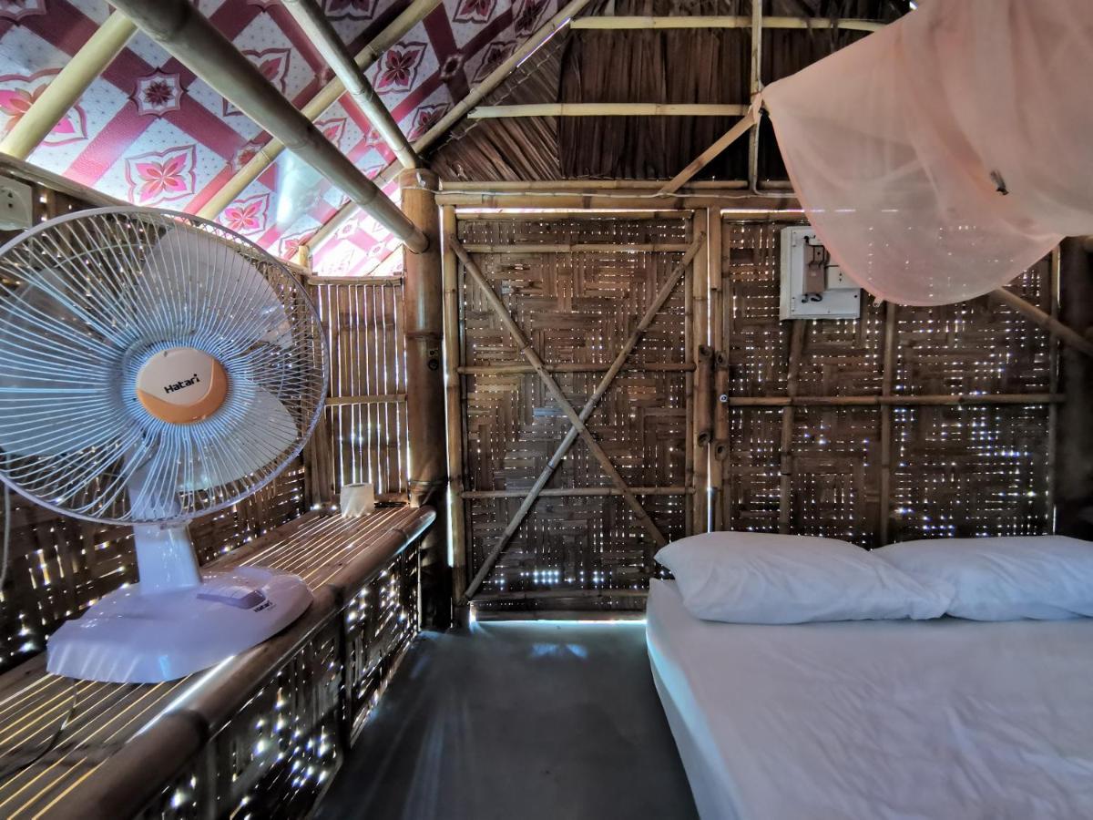 Phuhaya Bamboo Bungalows 란타섬 외부 사진