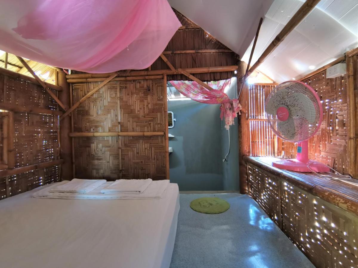 Phuhaya Bamboo Bungalows 란타섬 외부 사진