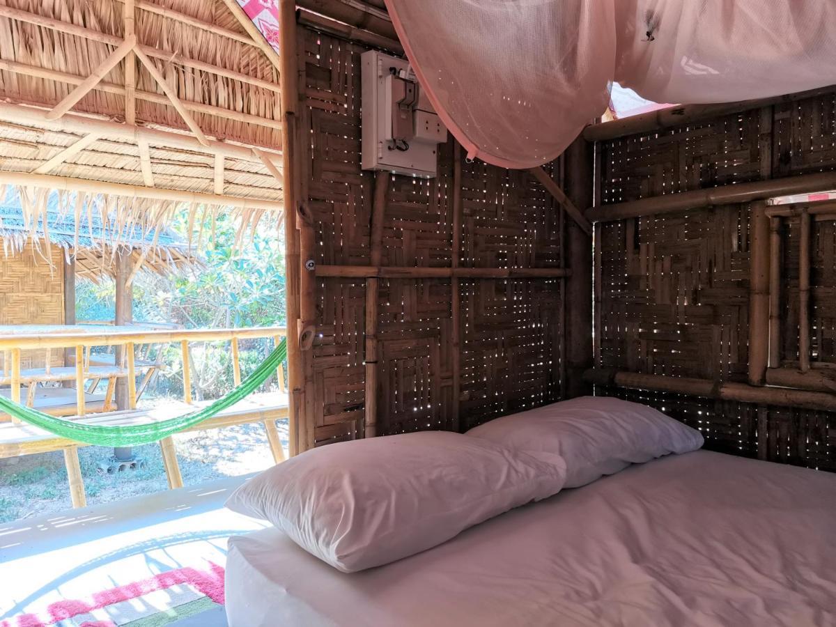 Phuhaya Bamboo Bungalows 란타섬 외부 사진