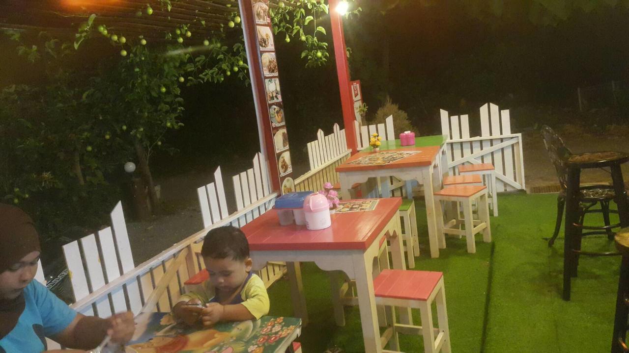 Phuhaya Bamboo Bungalows 란타섬 외부 사진